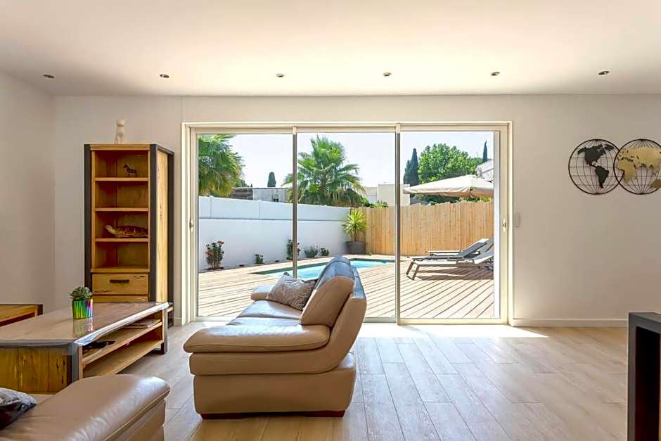 Chez Julien - Superbe maison rénovée avec piscine chauffée