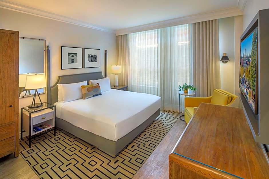 Hotel E