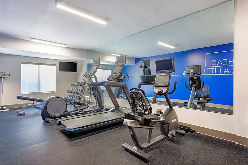 Holiday Inn Express Hotel & Suites Lancaster By IHG