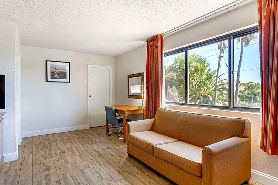 Quality Inn & Suites St Augustine Beach Area