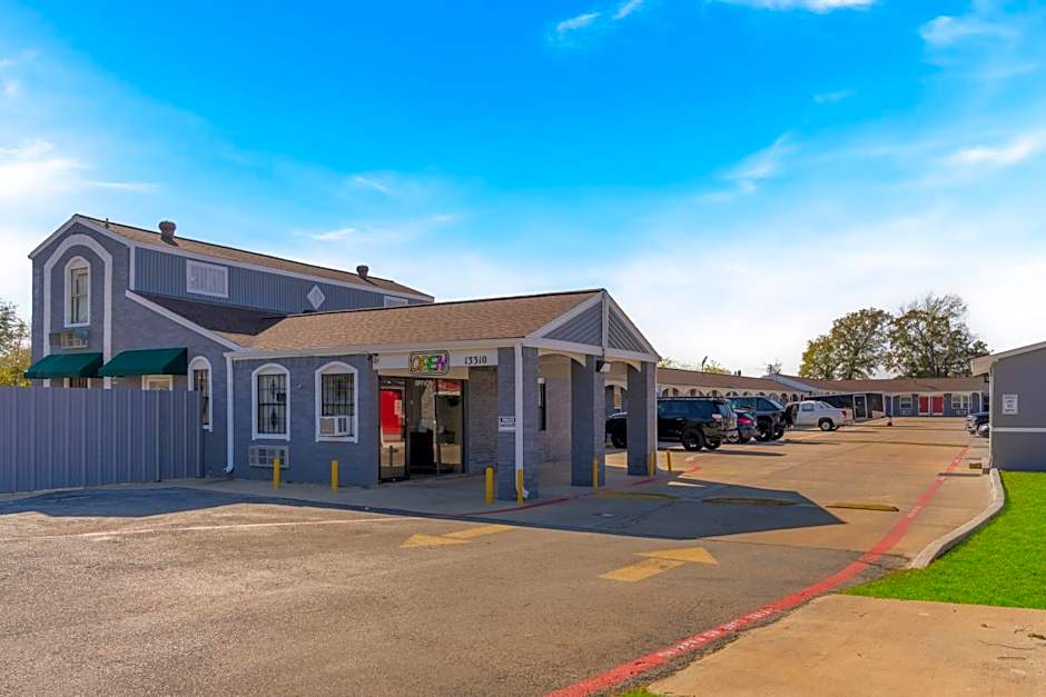 Golden Inn Dallas by Hotel O