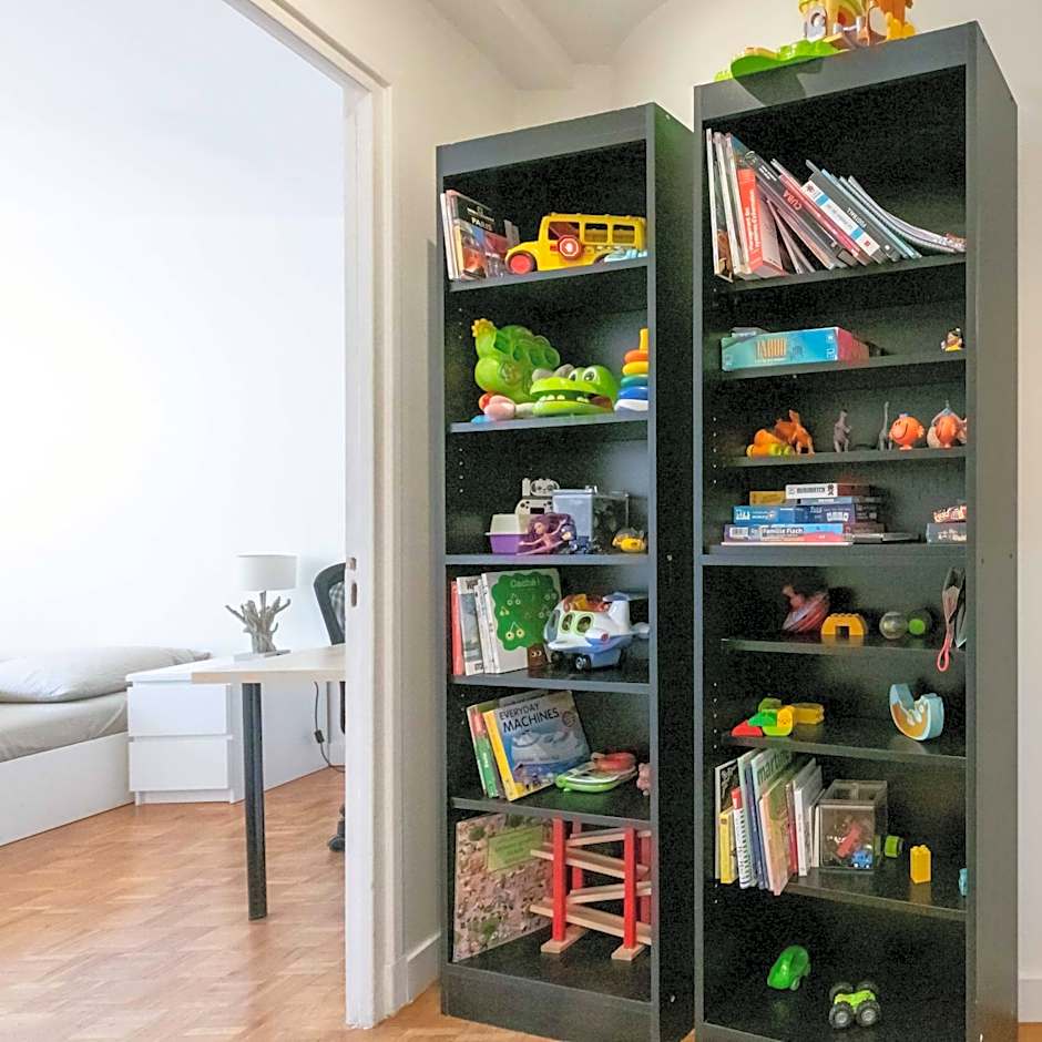 Paris City - Spacious 3 rooms flat for families - 3 minutes from metro station