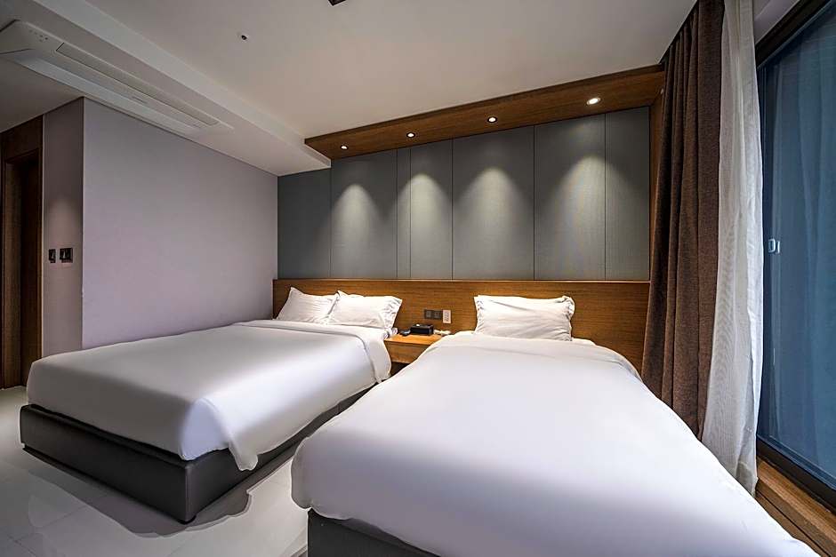 Sky and Sea Hotel