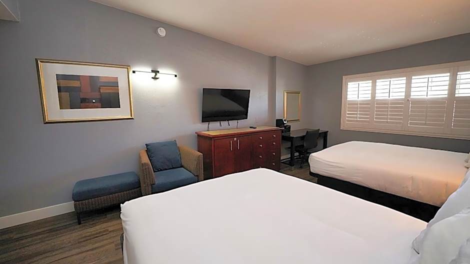 SeaSide Inn & Suites