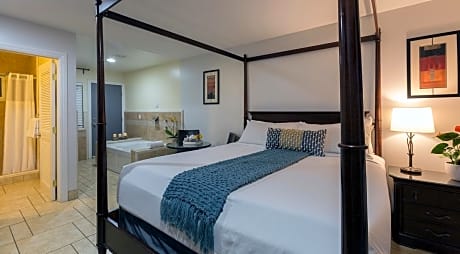 Deluxe - King Bed