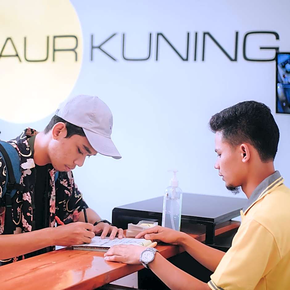 AUR KUNING HOSTEL SYARIAH Bukittinggi