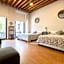 104 Location 2Bdrm 2bath AC apt Fits 8 Rooftop