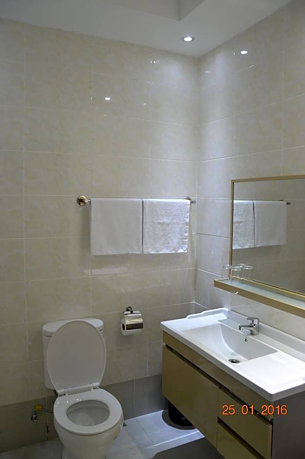Photo 1 of 8 of Deluxe Queen Room