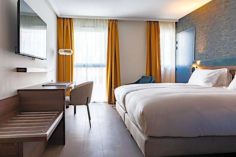 Photo 1 of 4 of Standard 2 Twin Beds