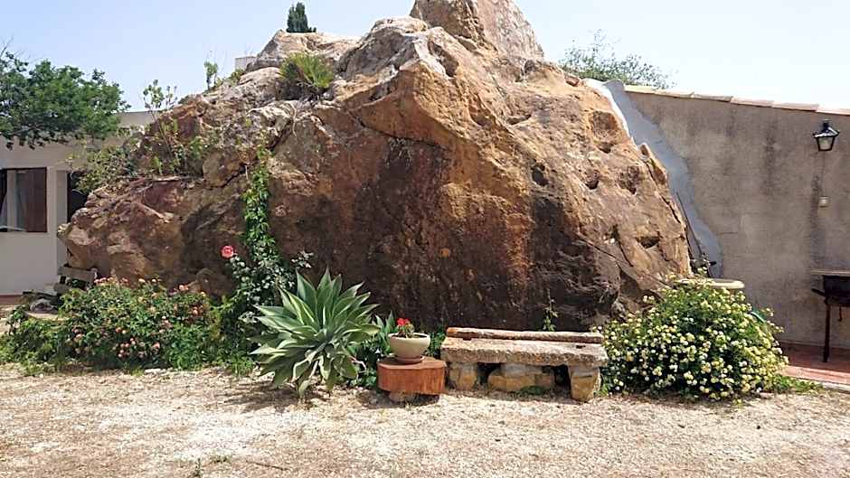 Helimos B&B with Segesta Temple view near Castellammare del Golfo