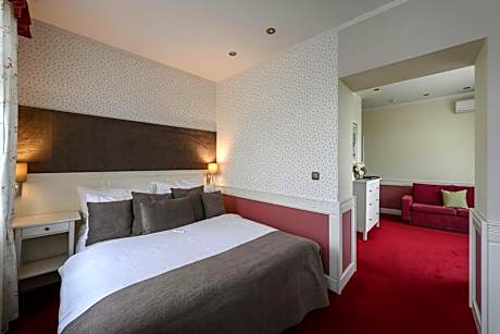 Deluxe Double Room with Extra Bed