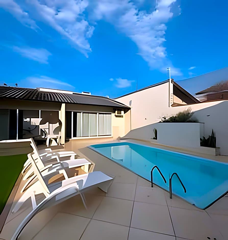 Casa Completa 6 Suíte e 1 Quarto, Piscina e Gourmet