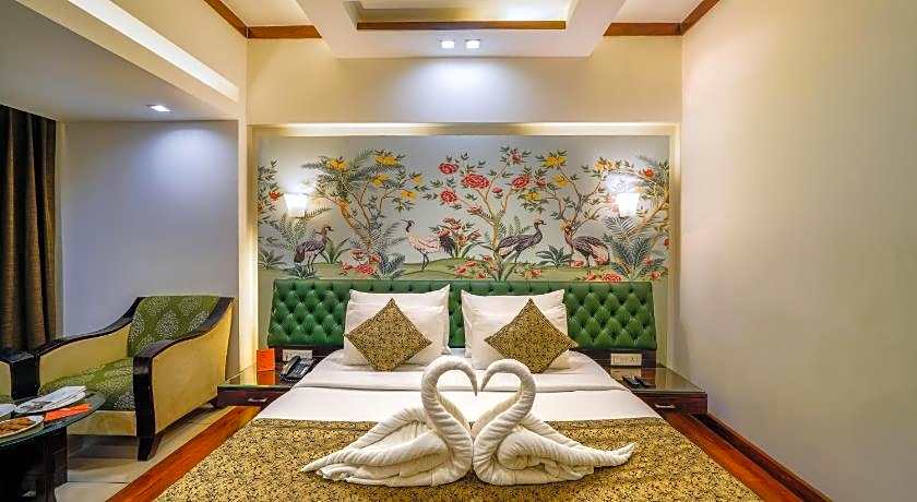 Hotel Saffron Leaf