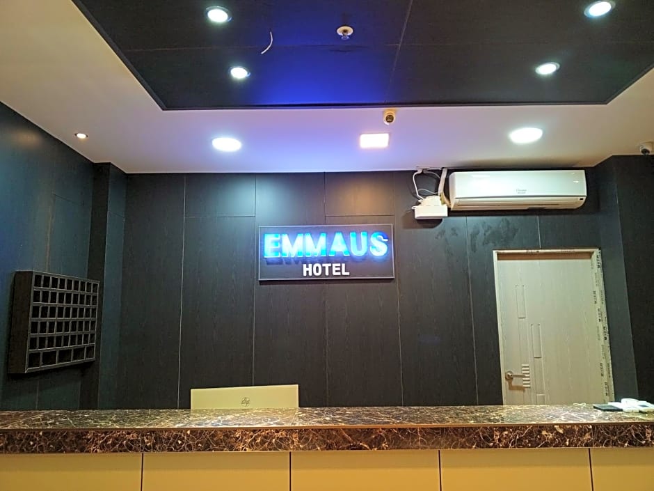 Emmaus condotel