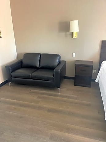Studio Suite with Two Queen Beds - Non-Smoking