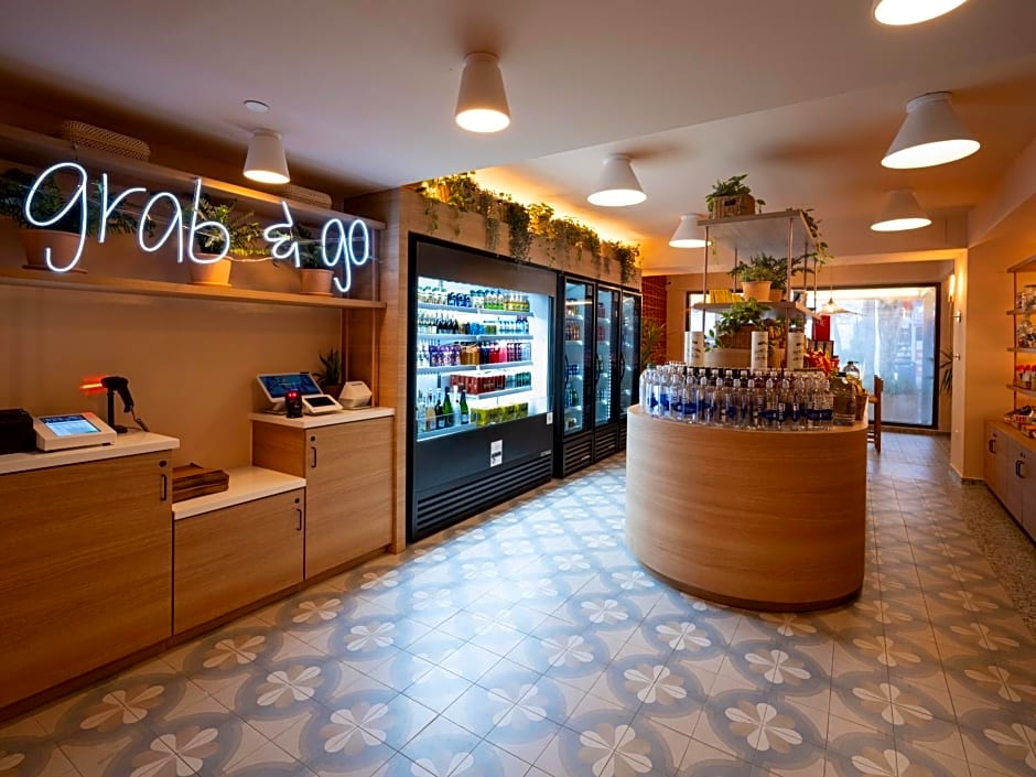 HiBird- Apartment and Suites Hotel