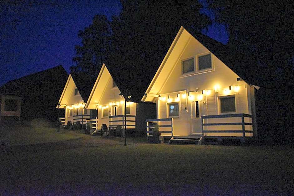 Domki nad jeziorem Kazub