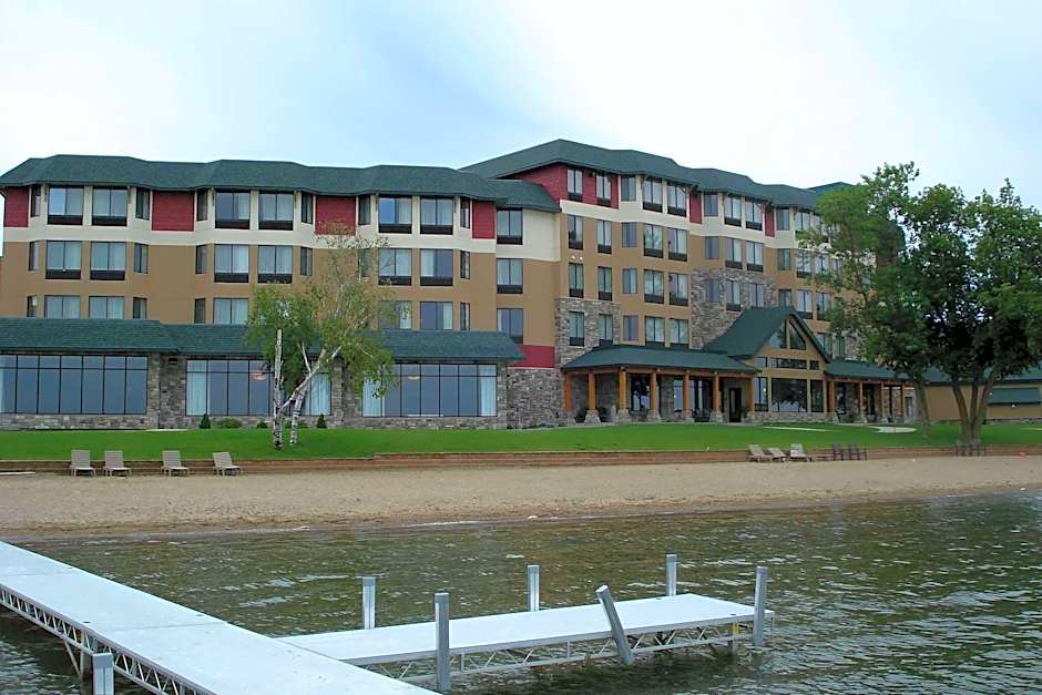 SouthShore Hotel on Lake Bemidji Trademark Collect