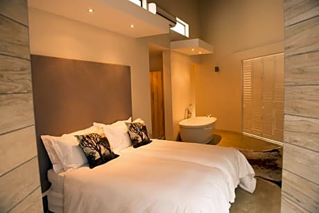 Luxury Twin Room including two game drives per day