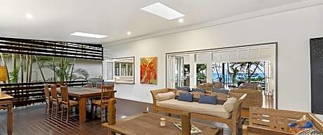 Ripples on the Beach - Beachfront Mission Beach