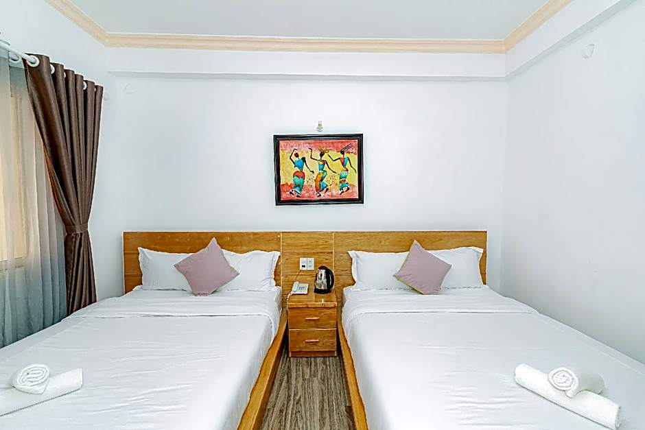 Ken's Backpackers Hotel