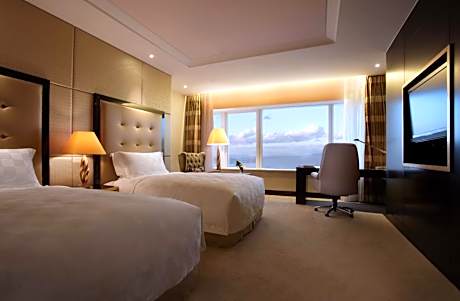 Premium Room with Two Double Beds and Lounge Access - Smoking