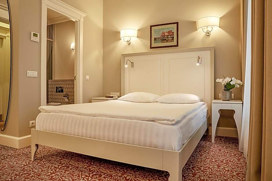 Ratonda Centrum Hotels