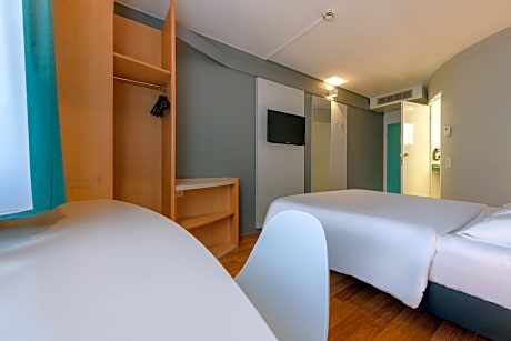 Standard Room with 1 double bed