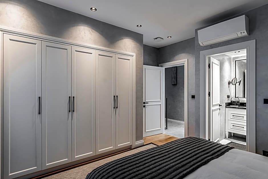 Ena Boutique Hotel & Residences