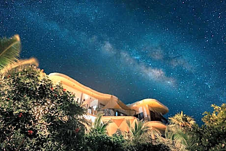 Casa Mia El Cuyo Eco Beach Boutique Hotel