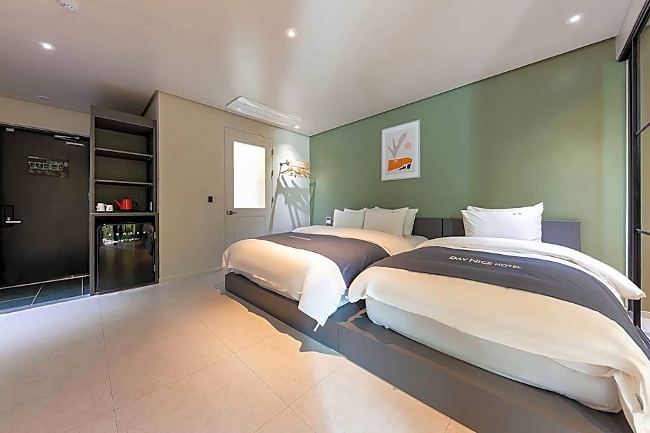 Daynice hotel