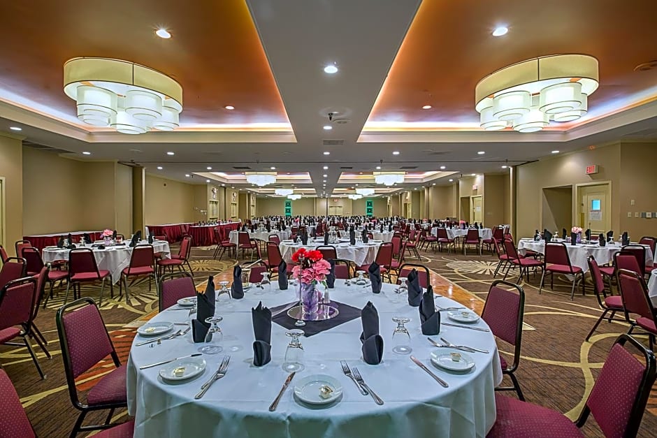 Holiday Inn Roanoke - Tanglewood Route 419 & I 581, an IHG Hotel