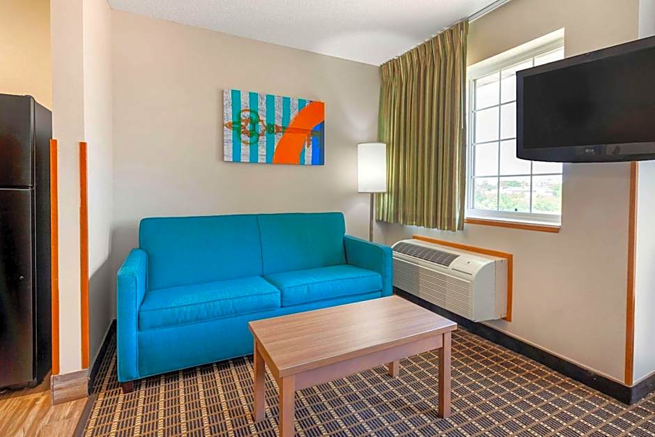 MainStay Suites Dubuque at Hwy 20