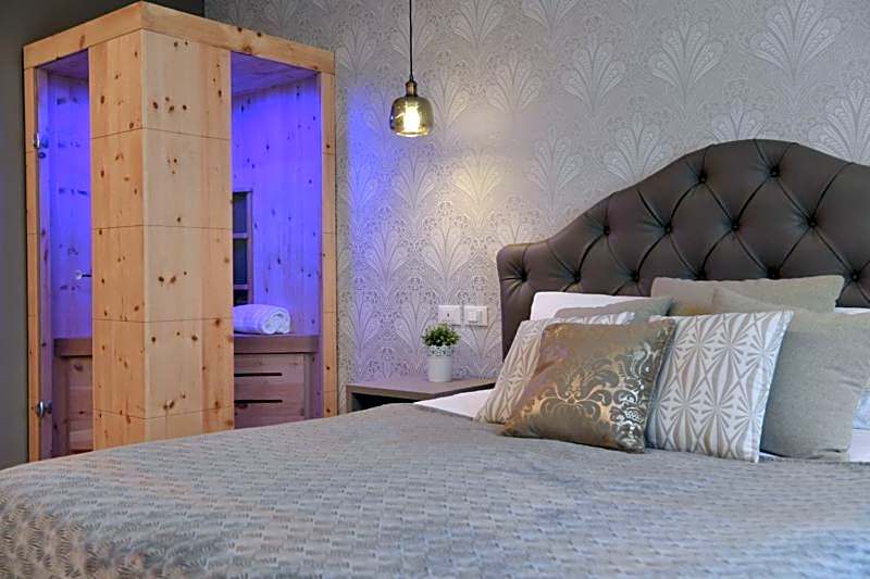 Lainez Rooms & Suites