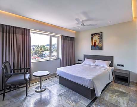 Ariya Nivaas A Vegetarian Hotel