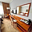 City Hotel