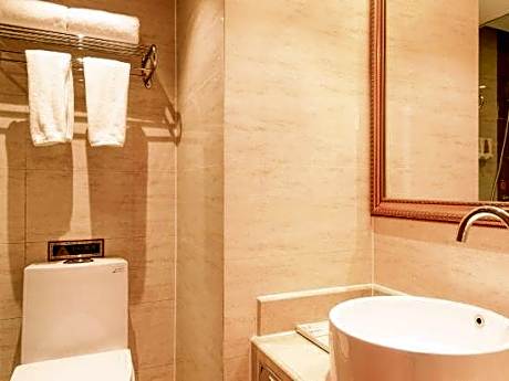 Vienna Hotel (Shigatse Zhalong Plaza)