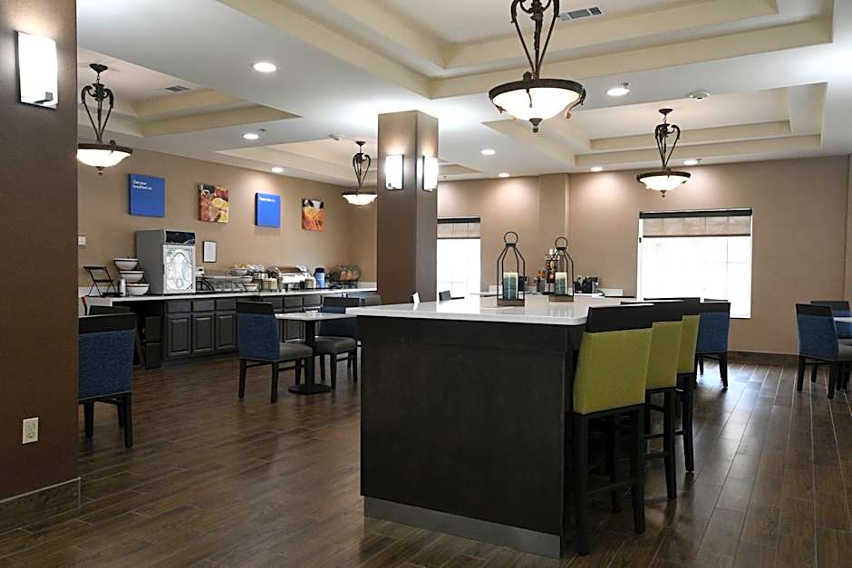 Baymont Inn & Suites by Wyndham Glen Rose