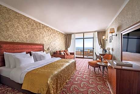 Deluxe Double Room with Balcony and Sea View