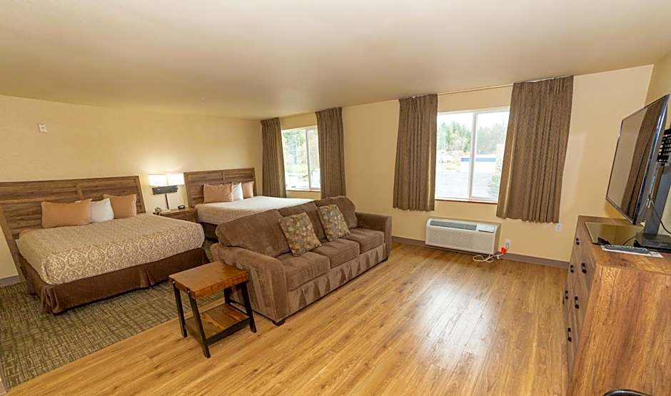 Clatskanie River Inn