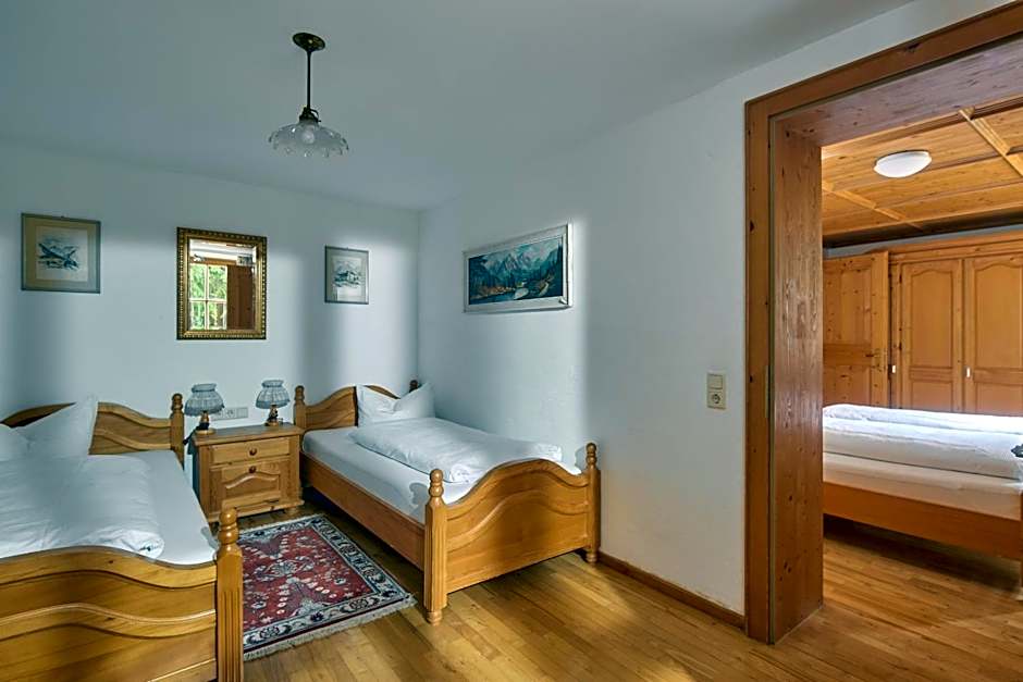 Alt Montafon Hotel Appartements by Pferd auf Wolke