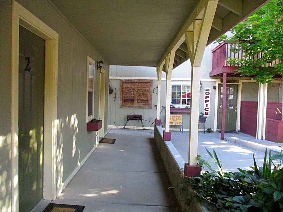 Virginia City Inn