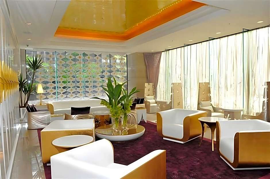 Monarch Skyline Hotel-Near Taimall