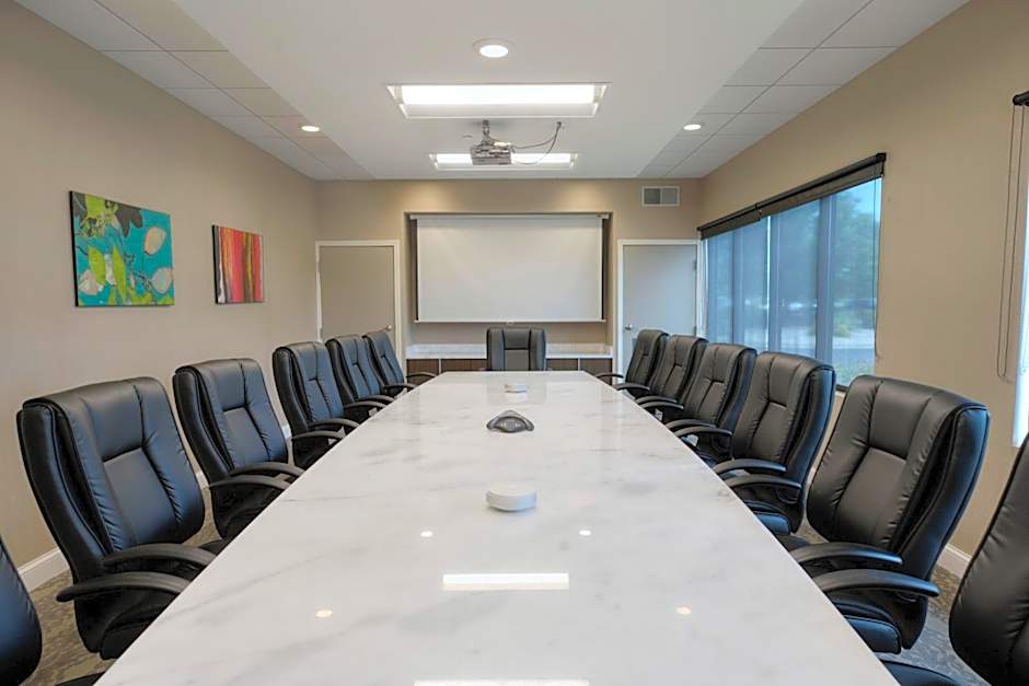 Holiday Inn Express Janesville-I-90 & US Highway 14 By IHG