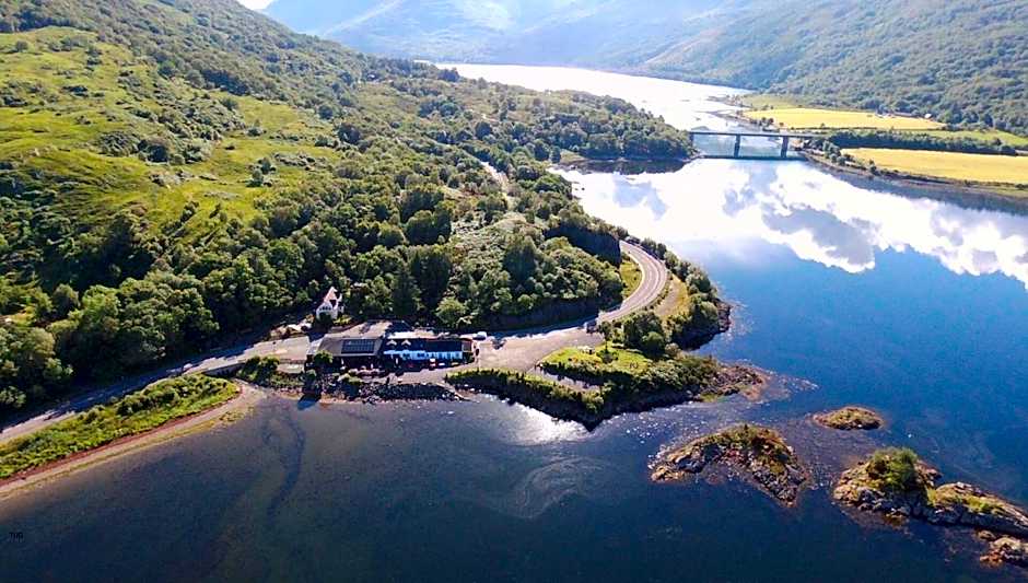 Appin Holiday Homes - Lodges, Shepherds Hut and Train Carriage stays