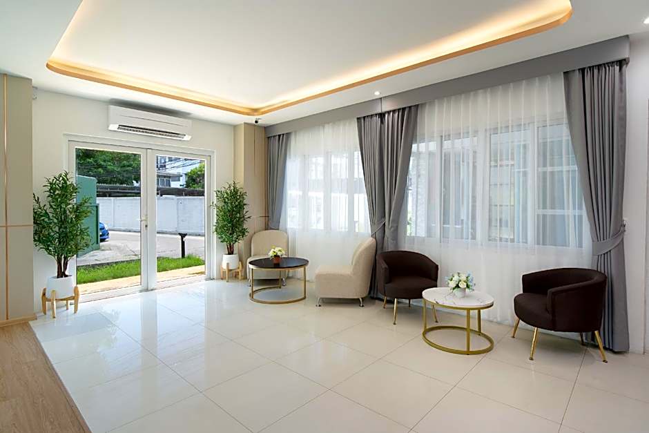 Riski Residence Ngamwongwan