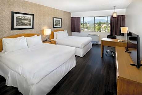 Superior Two Queens Room