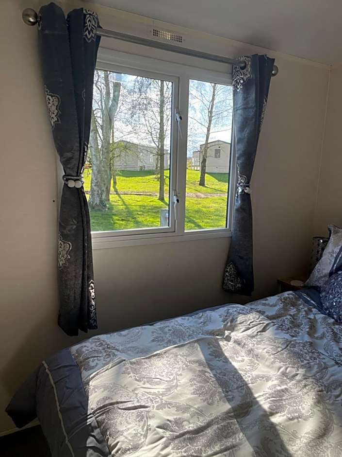 Holiday Home Breaks At Tattershall Lakes