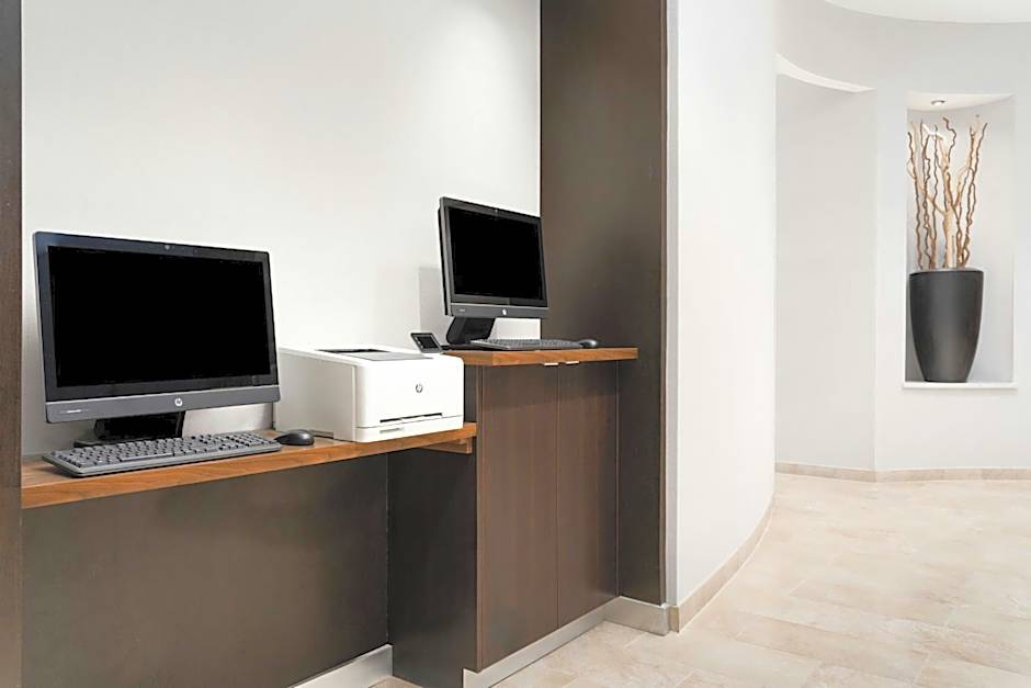 Courtyard by Marriott Charlotte City Center