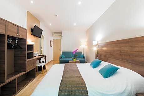 Premium Quadruple Room